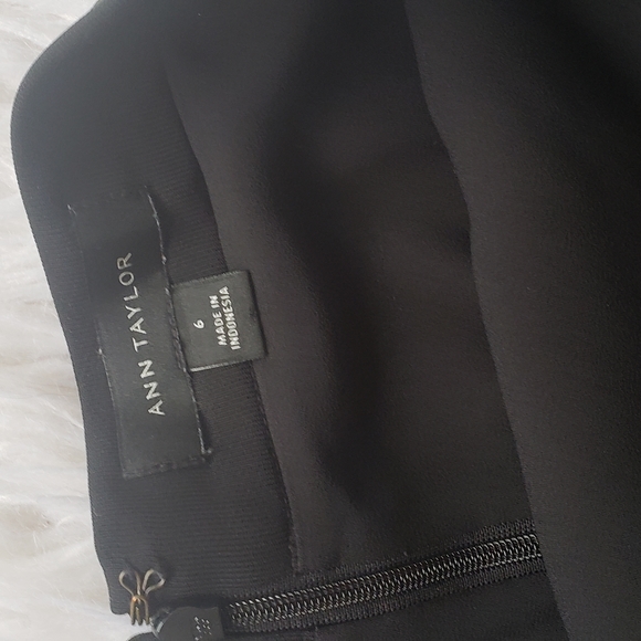 Ann Taylor black midiskirt - Picture 3 of 6